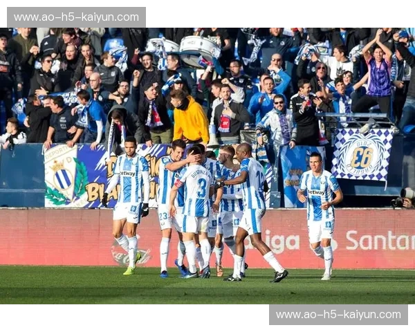 绿白魅影与黄瓜军团的宿命对决：贝蒂斯vs莱加内斯，塞维利亚之夏的足球狂想曲